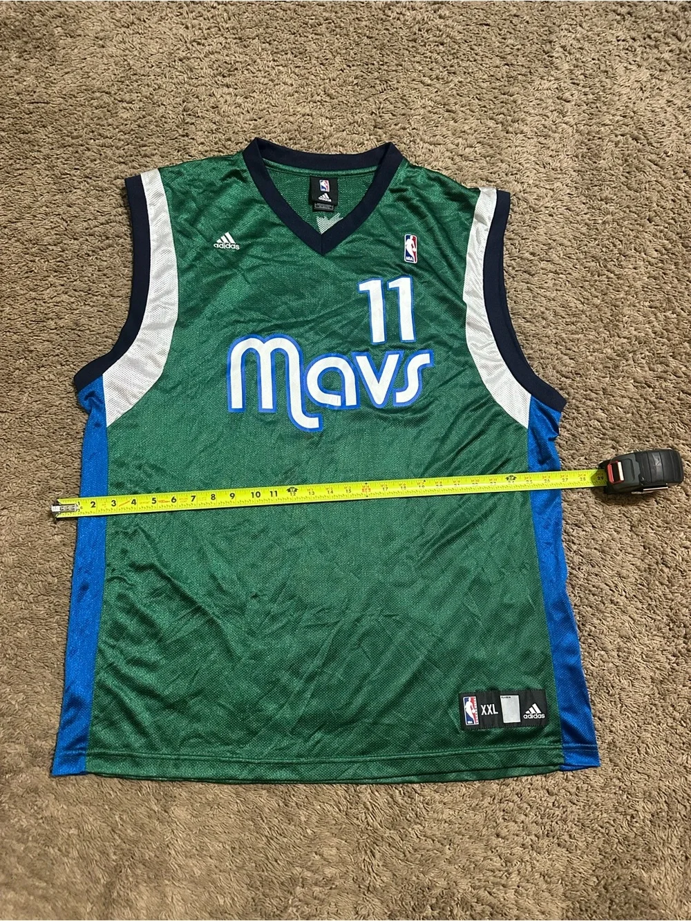 Vintage NBA Adidas Dallas Mavericks “Barea” jersey 00s size 2XL